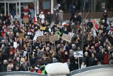 Uwaga! Dziś manifestacja na placu Dąbrowskiego. Łańcuch Światła dla łódzkich sędziów