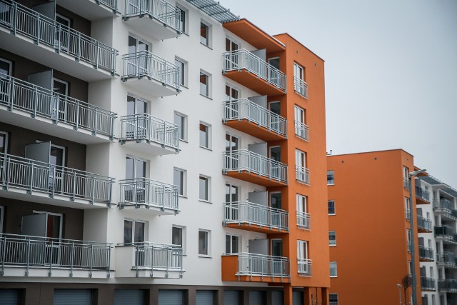 ceny mieszkań 2020Niskie stopy procentowe zachęcają do brania kredytów hipotecznych, jednak uzyskanie środków na zakup mieszkania nie jest łatwe.