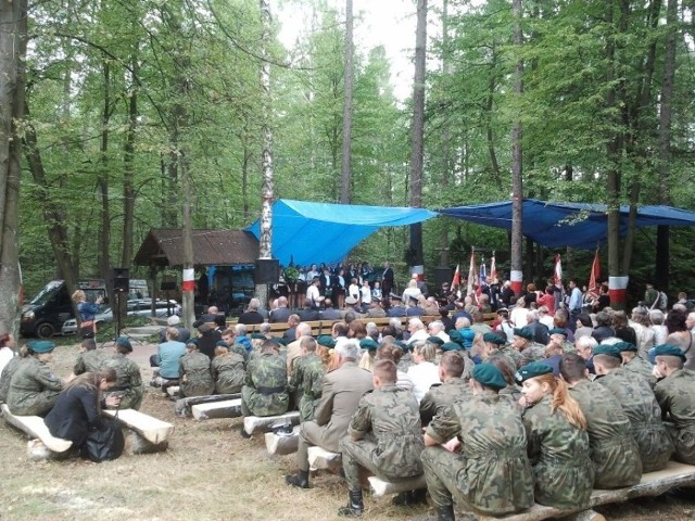 Każdego roku mieszkańcy gminy Gielniów i powiatu przysuskiego, organizują uroczystości w dawnej wsi Stefanów czcząc bohaterów z czasów wojny.