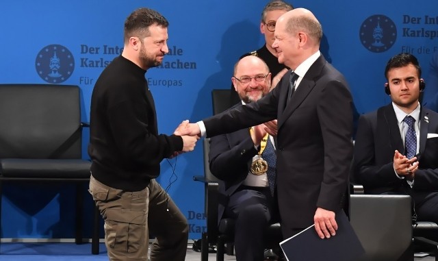 Prezydent Ukrainy, Wołodymir Zełenski i kanclerz Niemiec, Olaf Scholz