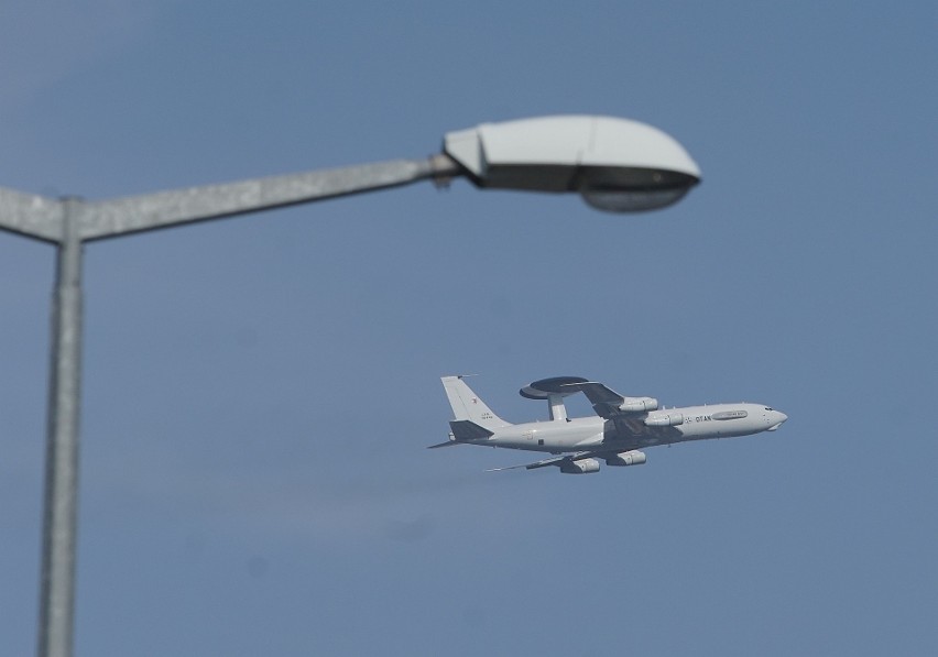 Samolot AWACS nad Poznaniem uchwycony przez naszego...