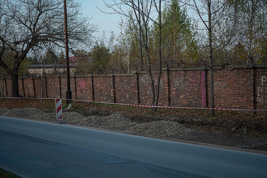 Nowy Sącz. Trwa remont ul. Wyspiańskiego. Ruchem sterują światła [ZDJĘCIA]