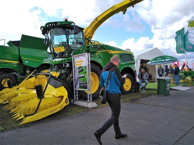 Tragi Agro Show od lat odbywają się we wrześniu w Bednarach koło Poznania, na terenie byłego lotniska.