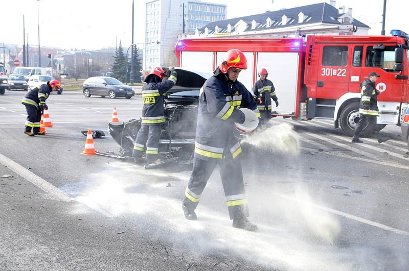 Ze wstępnych ustaleń policji wynika, że kierowca audi nie...