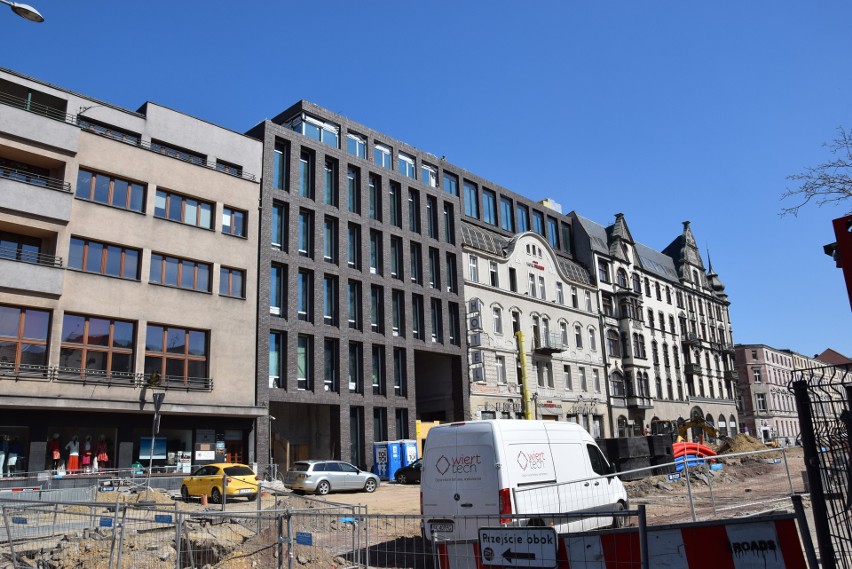 Hotel Diament w Katowicach w trakcie rozbudowy