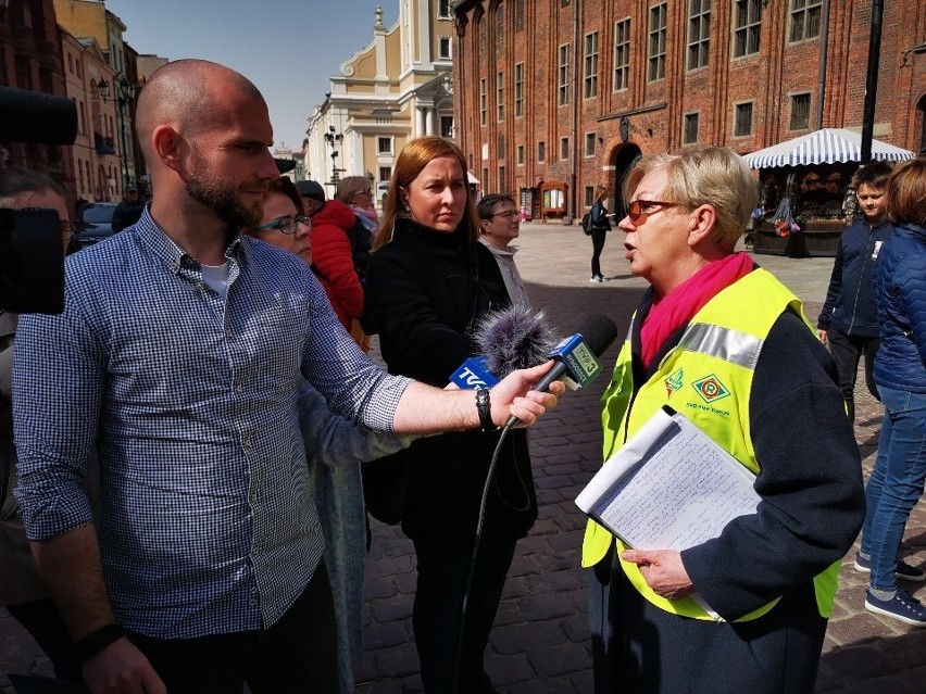 Dziś (23 kwietnia) strajkujący nauczyciele i osoby...