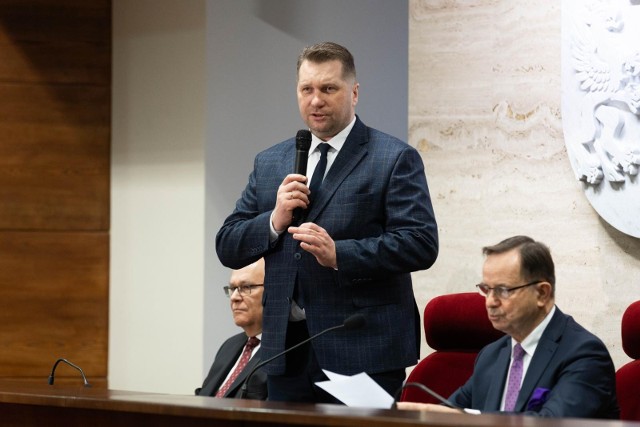 Minister edukacji i nauki prof. Przemysław Czarnek wyjaśnił w rozmowie z PAP, co chciałby robić, jeśli Prawo i Sprawiedliwość ponownie wygra wybory parlamentarne.