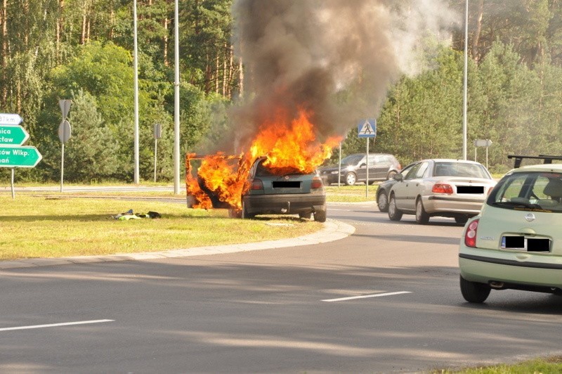 Płonący samochód w Zielonej Górze (4 września 2010)