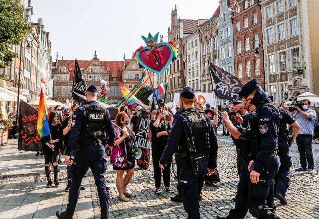 Ma się zmienić prawo zaostrzające m.in. naruszenie nietykalności policjanta. A tych przez tylko 8 miesięcy tego roku było w regionie 77 przypadków.