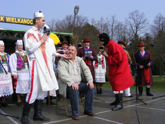 W czasie Jarmarku Wielkanocnego będzie można poznać  zwyczaje ludowe, receptury na smaczne potrawy a także podziwiać wyroby artystów ludowych