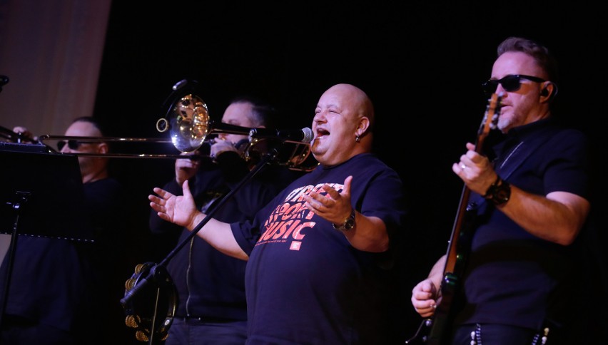 Zespół Piersi zagrał w koncercie charytatywnym w Nowej Sarzynie dla chorej Poli. Zobacz zdjęcia