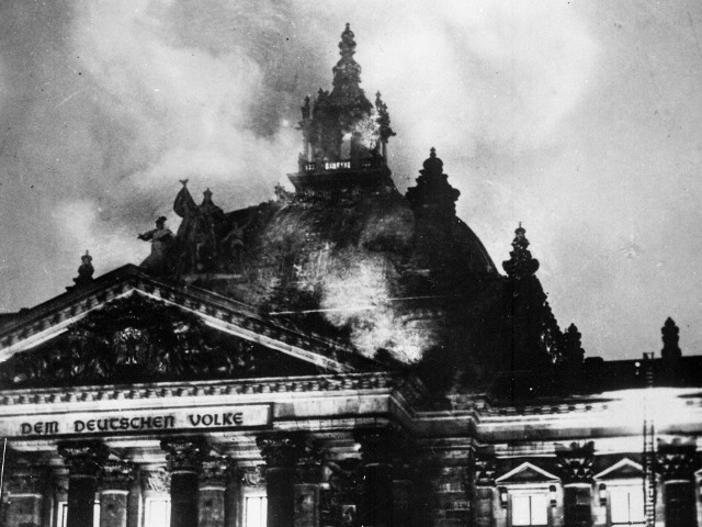 90 lat minęło od podpalenia Reichstagu. Kto jest winny?