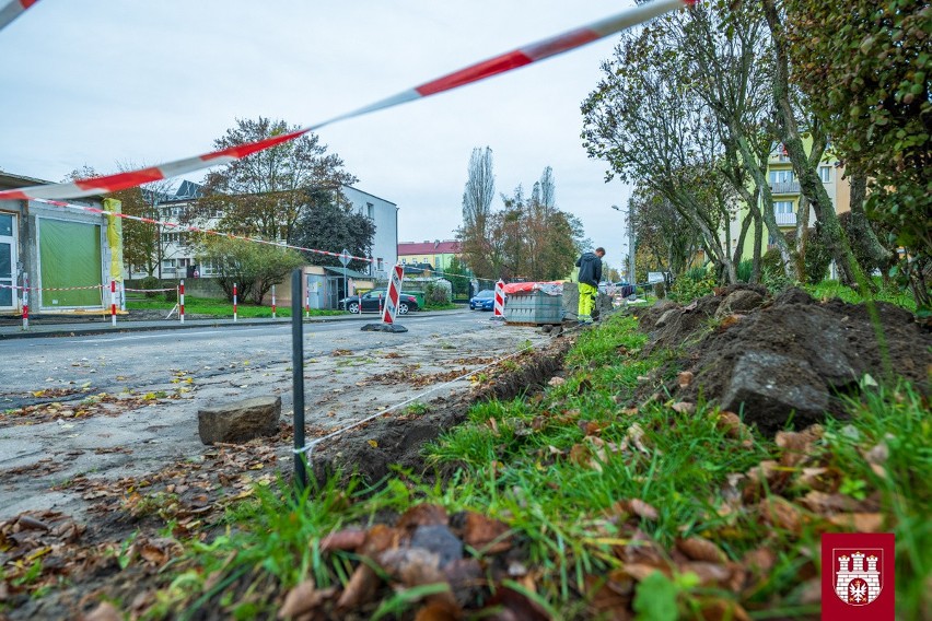 Ruszył remont ul. Rembowskiego w Zgierzu. Będzie nowy asfalt i chodniki 