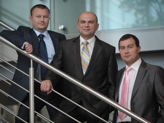 Założyciele firmy:  (od lewej) Arkadiusz Kocemba,  Dariusz Topolewski i Ryszard Zawieruszyński