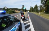 Pow. bytowski. Motocyklista z 3 promilami wywrócił się na drodze w Mądrzechowie. Ma dożywotni zakaz prowadzenia pojazdów