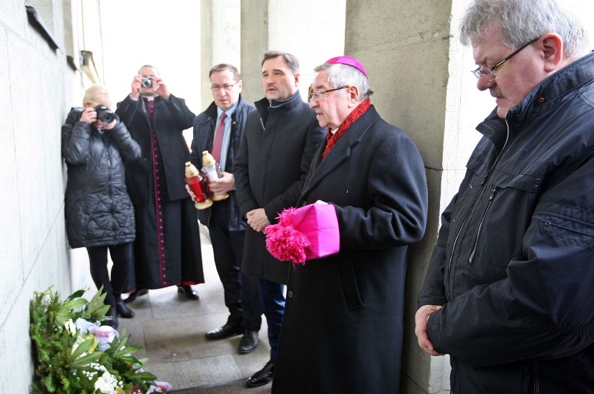 Przed Konsulatem Belgii w Gdyni złożono w środę kwiaty