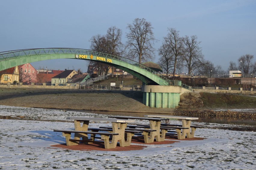 Jest też miejsce na mały piknik, ale lepiej poczekać, aż...