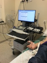 Na oddział neurologiczny szpitala w Słupsku trafił nowy sprzęt do badania czynności elektrycznej mięśni i nerwów