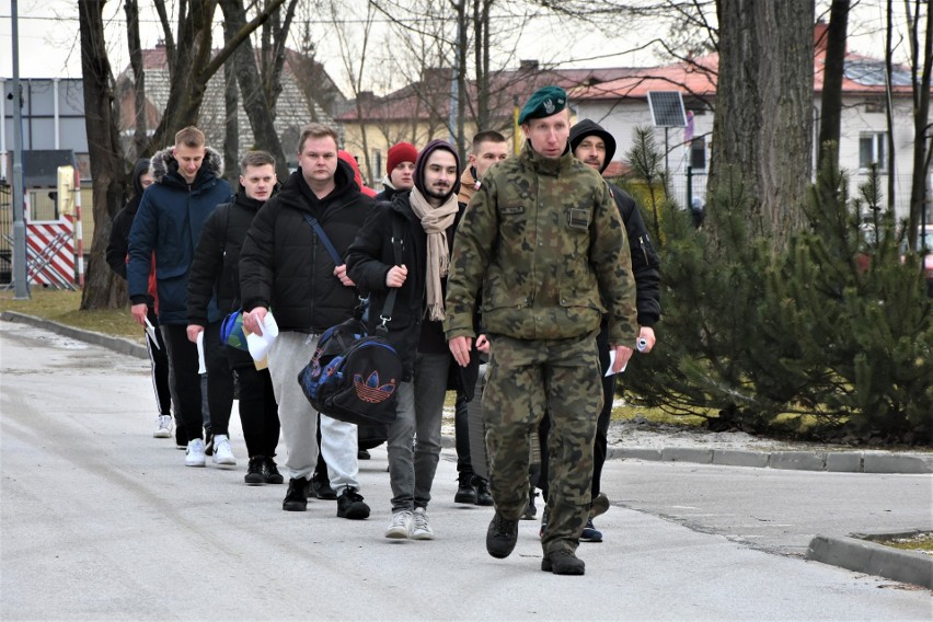 Drugie w tym roku szkolenie dobrowolnej zasadniczej służby wojskowej rozpoczęło się w Kielcach. Zobacz zdjęcia i wideo