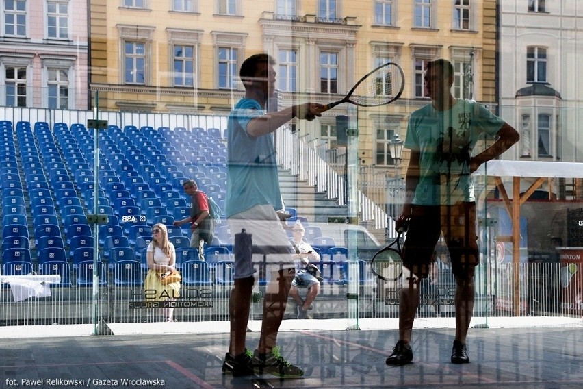 Wrocław: Grali w squasha z mistrzem Polski na pl. Solnym (ZDJĘCIA)