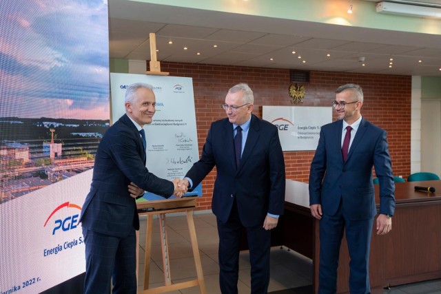 We wtorek 25 października podpisano umowę na budowę nowych jednostek wytwórczych w Elektrociepłowni Bydgoszcz II przy ul. Energetycznej.