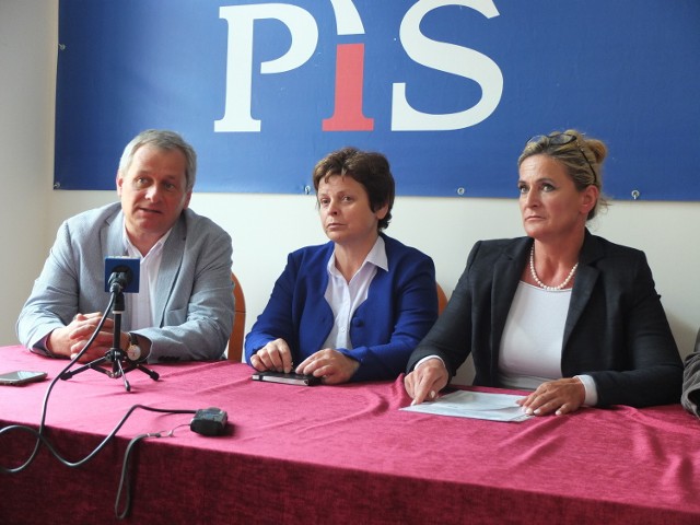 Wśród osób zgłoszonych do kandydowania przez opolski PiS są europoseł Sławomir Kłosowski i posłanka Katarzyna Czochara (pierwsza z prawej).
