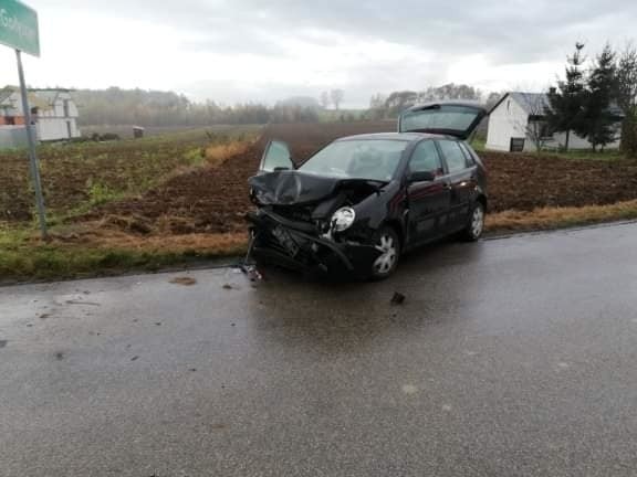 Wypadek w Barbarce. Czołowe zderzenie samochodów osobowych, są ranni