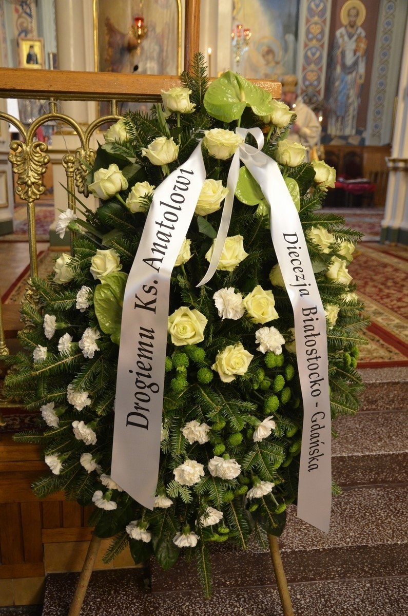 Białystok. Pogrzeb księdza Anatola Daniluka. Protodiakon katedry Św. Mikołaja spoczął w rodzinnym grobie [ZDJĘCIA]