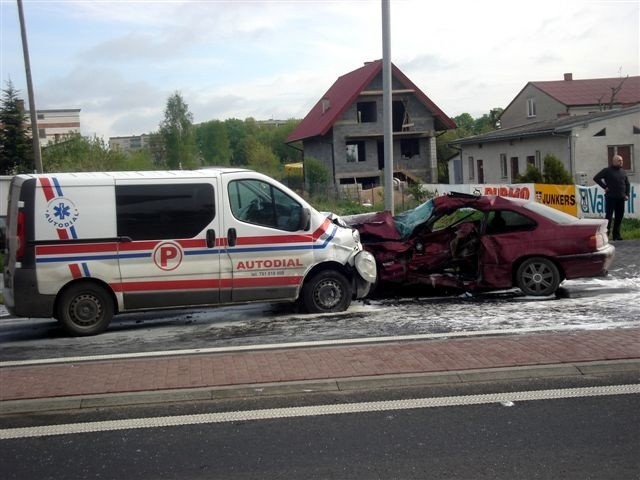 W maju 2010 na rondzie w Zwoleniu zginął kierowca BMW.