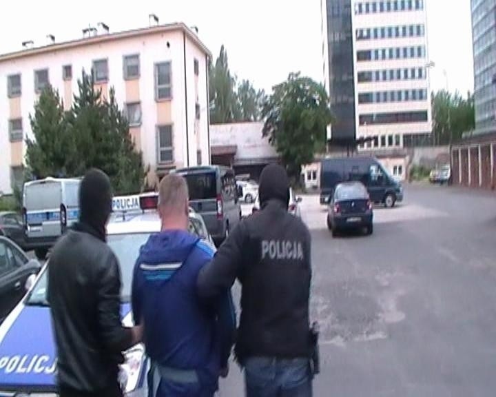 Łódzcy policjanci zatrzymali na Pomorzu sprawcę napadu na kantor przy Przybyszewskiego