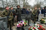 Pierwszy grób w Bydgoszczy już oznaczony tabliczką „Żołnierza Armii Krajowej” 