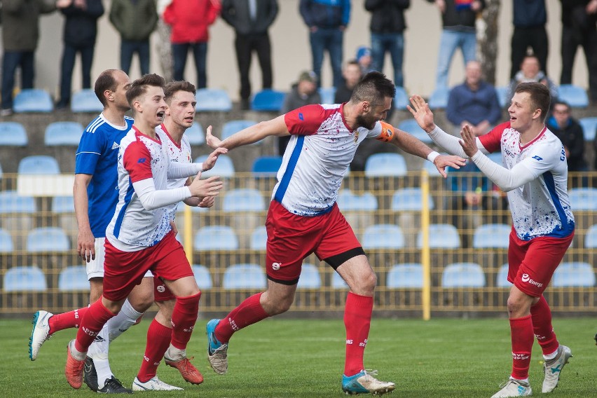 IV liga. Gryf Słupsk - Grom Nowy Staw 1-2 [zdjęcia]