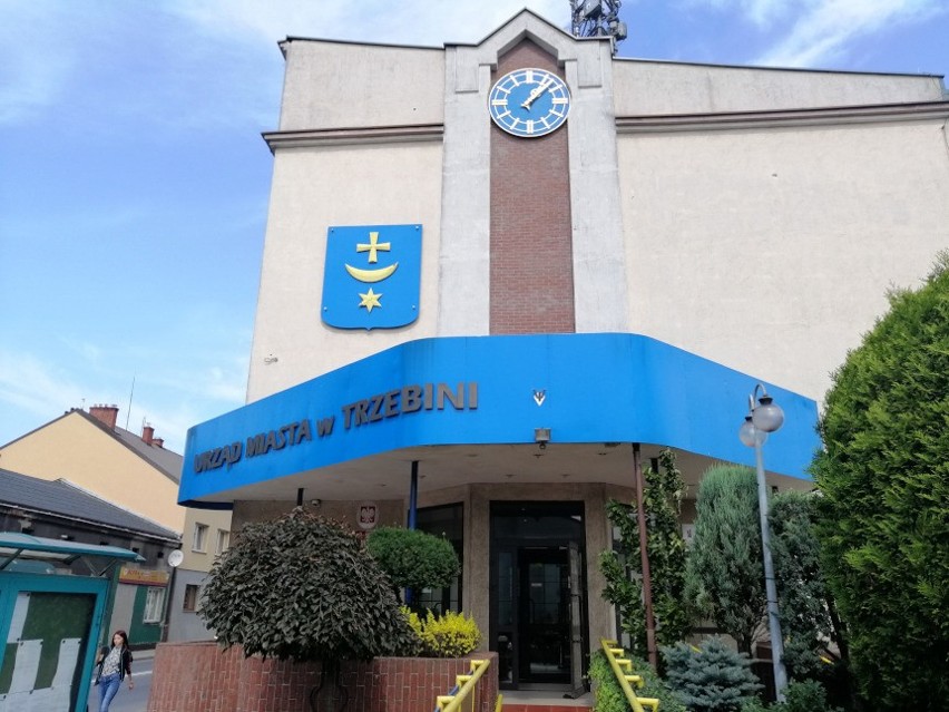 Trwa remont budynku Urzędu Miasta w Trzebini. Utrudnienia dla petentów 