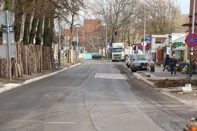 Ulica Ogrodowa na odcinku ul. Karskiego - ul. Cmentarna zyskała nową nawierzchnię.