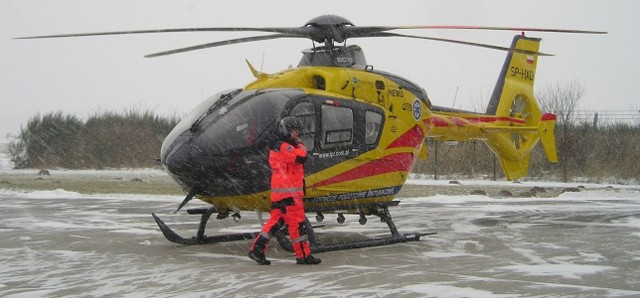 Rannych zabrał helikopter do szpitala w Szczecinie.