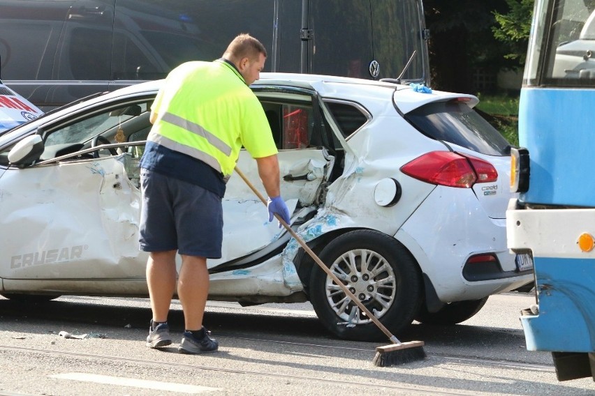 Wypadek z udziałem tramwaju przy ul. Grabiszyńskiej we...