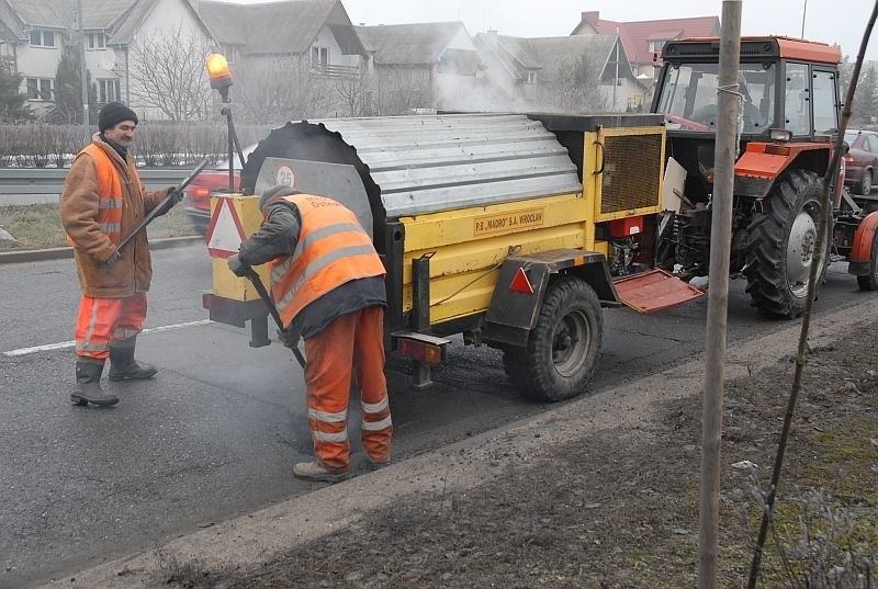 Łatanie dziur na obwodnicy