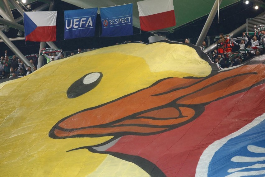 UEFA na oprawie Legii Warszawa. Wulgarne hasło w formie rebusu