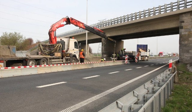 Rozstawianie barier i znakowanie autostrady na czas remontu rozpocznie się we wtorek 8 maja i ma się zakończyć do piątku.