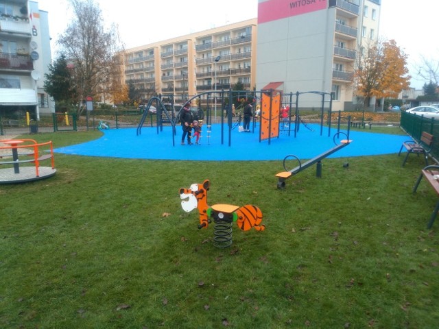 Nowy plac zabaw przy ul. Witosa w Koronowie otwarty został w ubiegłym tygodniu