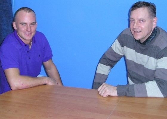 Łukasz Bujko, na zdjęciu z lewej przyznaje, że najwięcej zawdzięcza byłemu trenerowi, Franciszkowi Harbacewiczowi - z prawej.
