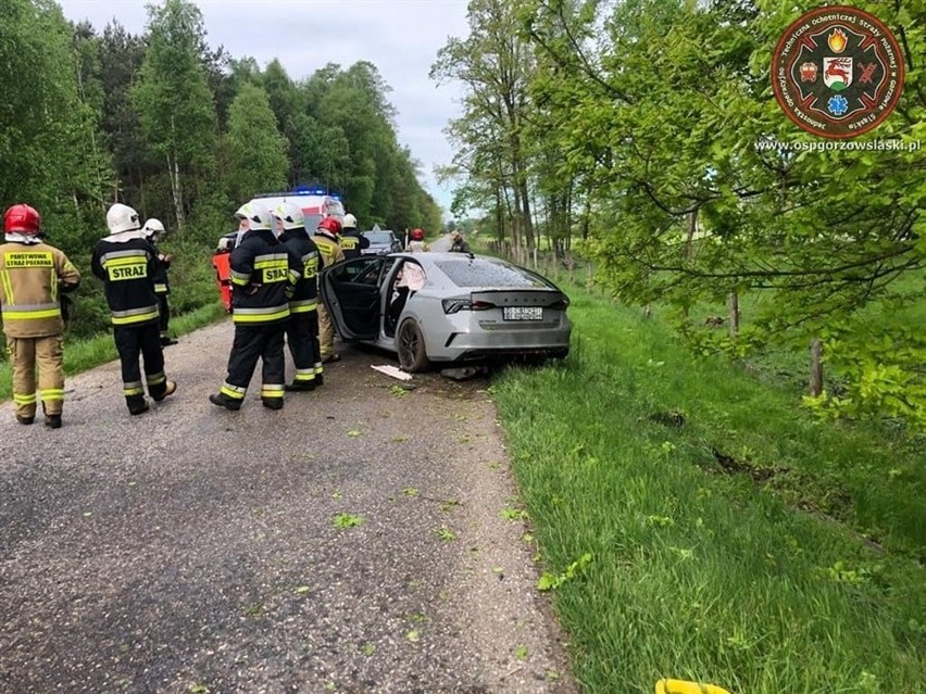 Wypadek skody octavii na drodze Kozłowice - Jamy