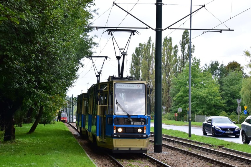 Mija 48 lat od wprowadzenia tramwajów 105N "Akwarium". To kawał historii Krakowa