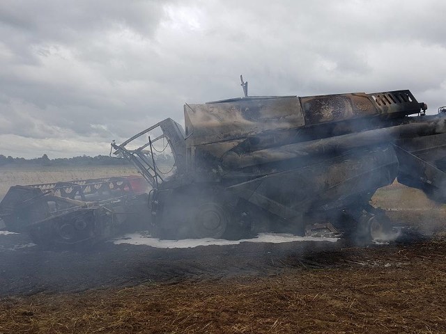 W środę w godzinach południowych w Kurowie w gminie Bobolice doszło do pożaru maszyny rolniczej. W akcji gaśniczej brały udział zastępy Ochotniczej Straży Pożarnej z Bobolic, Porostu i Kłanina.Zobacz także Pożar w Mścicach