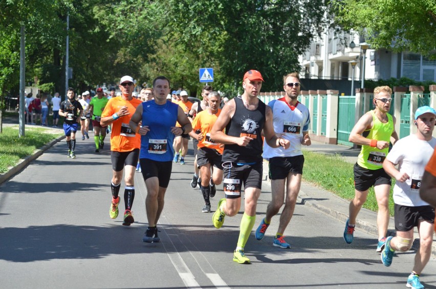 V Półmaraton Radomskiego Czerwca '76 - start i bieg