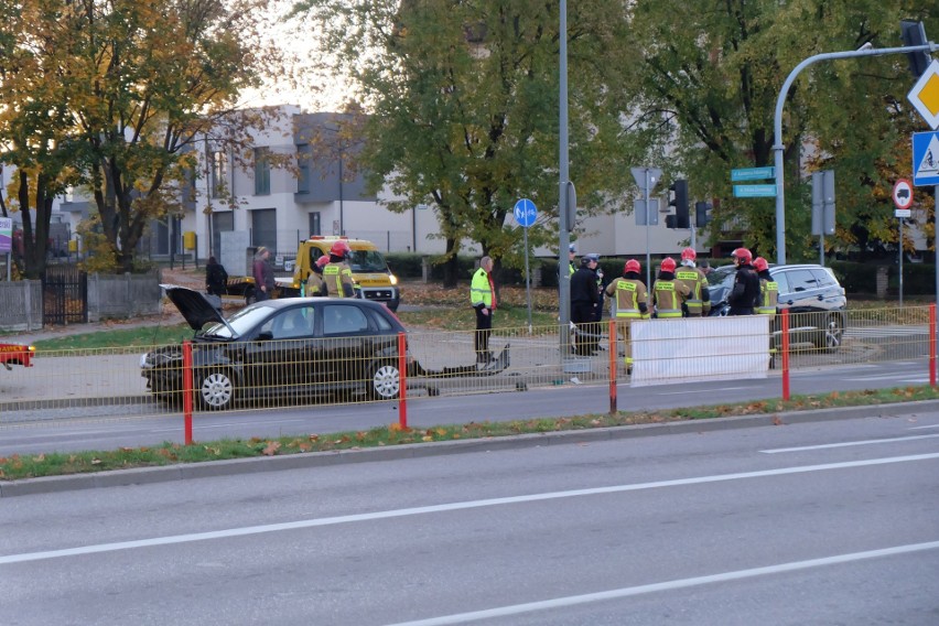 Wypadek na Żeromskiego w Białymstoku. Na skrzyżowaniu opel...