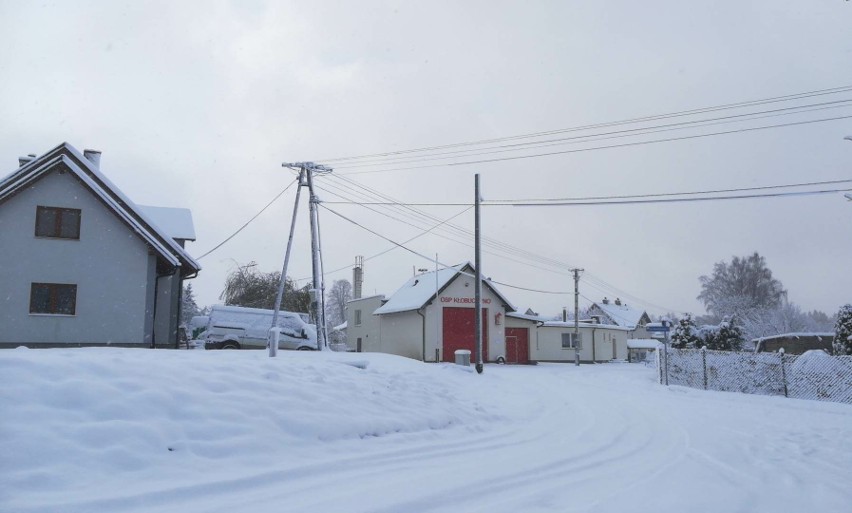 Zima daje się we znaki mieszkańcom powiatu kościerskiego. Co z odśnieżaniem i ile jest soli w soli?