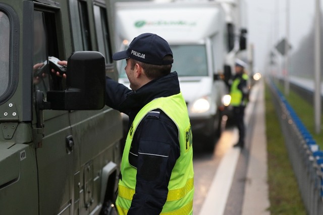 W środę, 2 grudnia zielonogórska drogówka kontrolowała trzeźwość kierowców jadących Trasą Północną. Kontrola prowadzona była na dwóch pasach jezdni i trwał godzinę. Wszyscy byli trzeźwi.