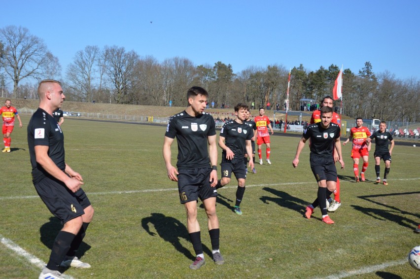 Piłkarze Cariny Gubin wygrali kolejny mecz w III lidze.