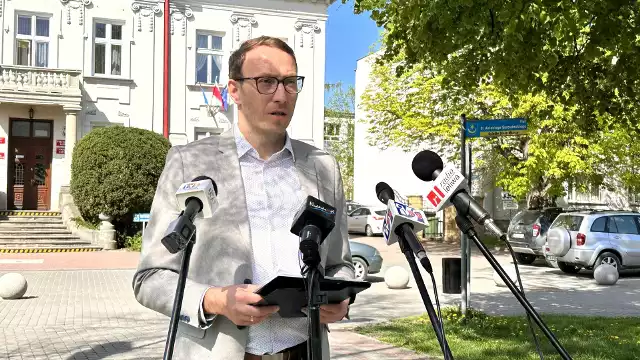 Łukasz Nowak wszedł do drugiej tury wyborów na prezydenta Tarnobrzega. Na konferencji prasowej 9 kwietnia odniósł się do spekulacji na temat poparcia